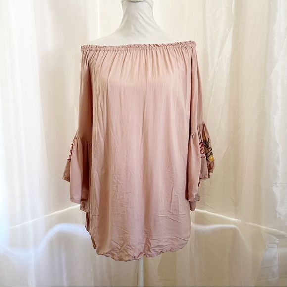 Pink Rose embroidered bell sleeves Blouse - Picture 3 of 7